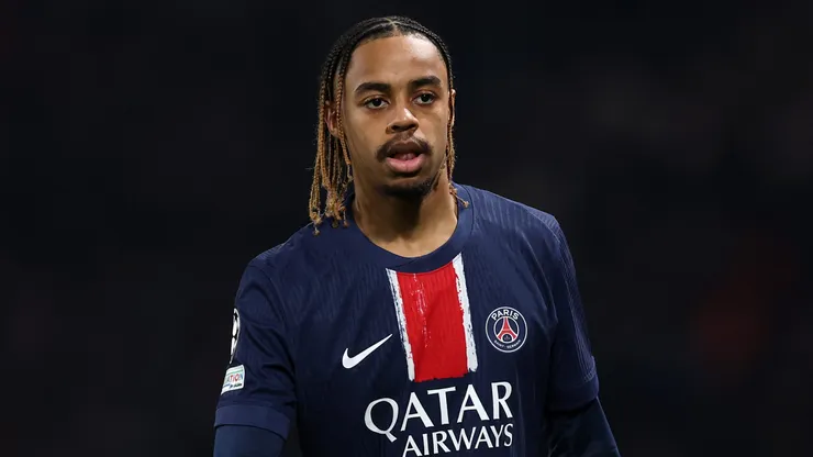 Bradley Barcola em jogo do PSG. Foto: Julian Finney