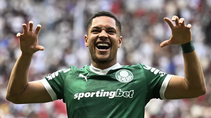 Vitor Roque jogador do Palmeiras comemora seu gol durante partida contra o Vasco