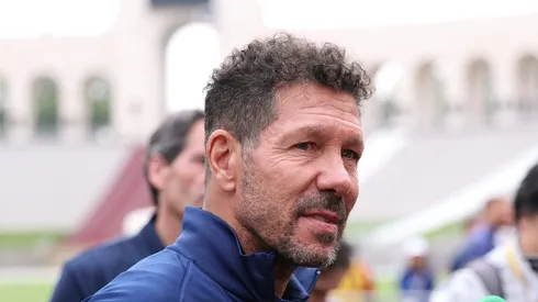 Simeone recebe críticas na escalação contra PSG.