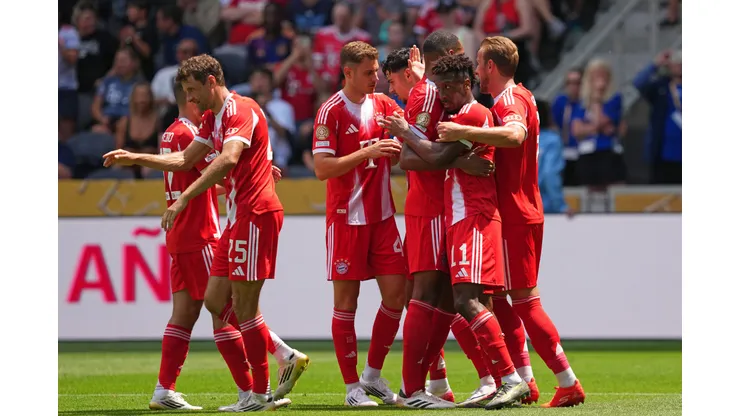 Jogadores do Bayern de Munique comemoram gol marcado