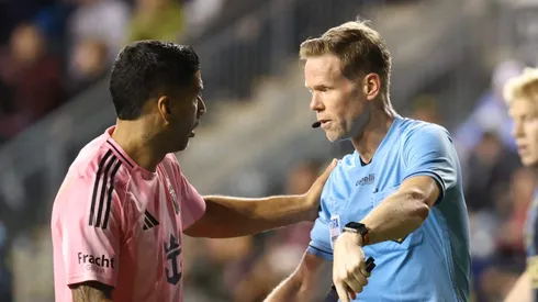 Drew Fischer apita PSG x Botafogo.