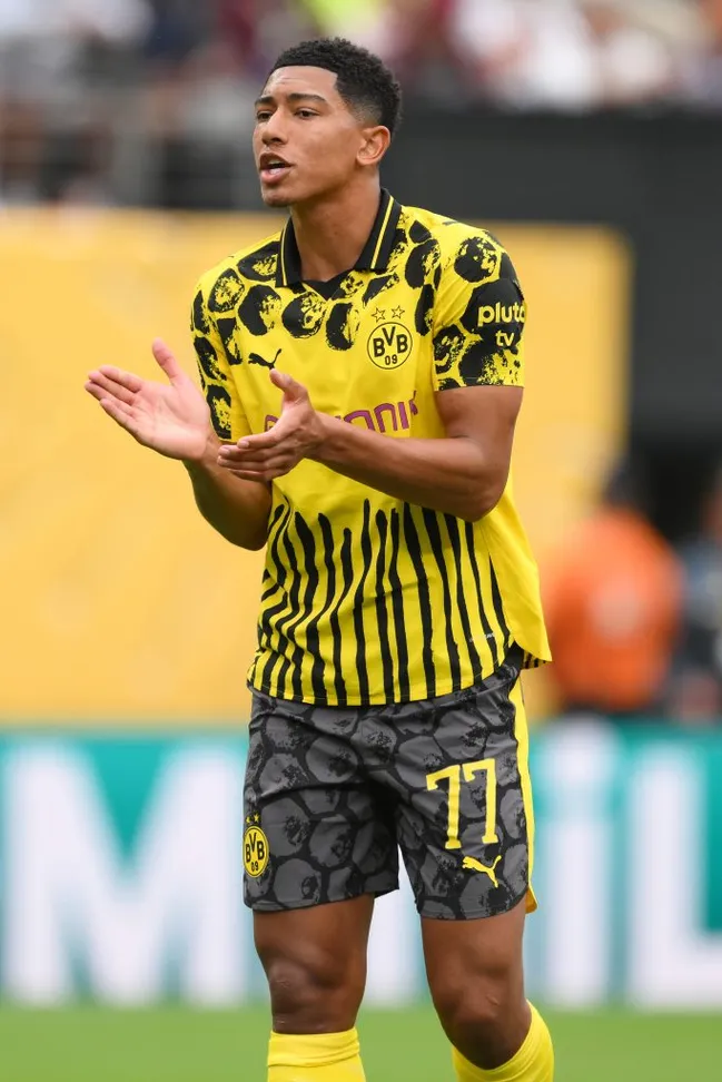 Jobe Bellingham duante a partida contra o Fluminense, pelo Mundial de Clubes. (Photo by David Ramos/Getty Images)