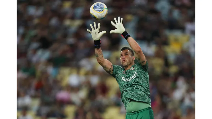 Fábio, goleiro do Fluminense em ação