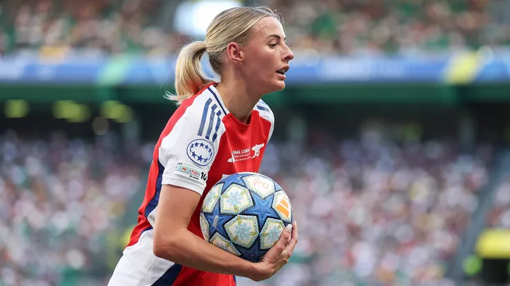 Chloe Kelly quer seguir no Arsenal para a próxima temporada (Photo by Maja Hitij/Getty Images)