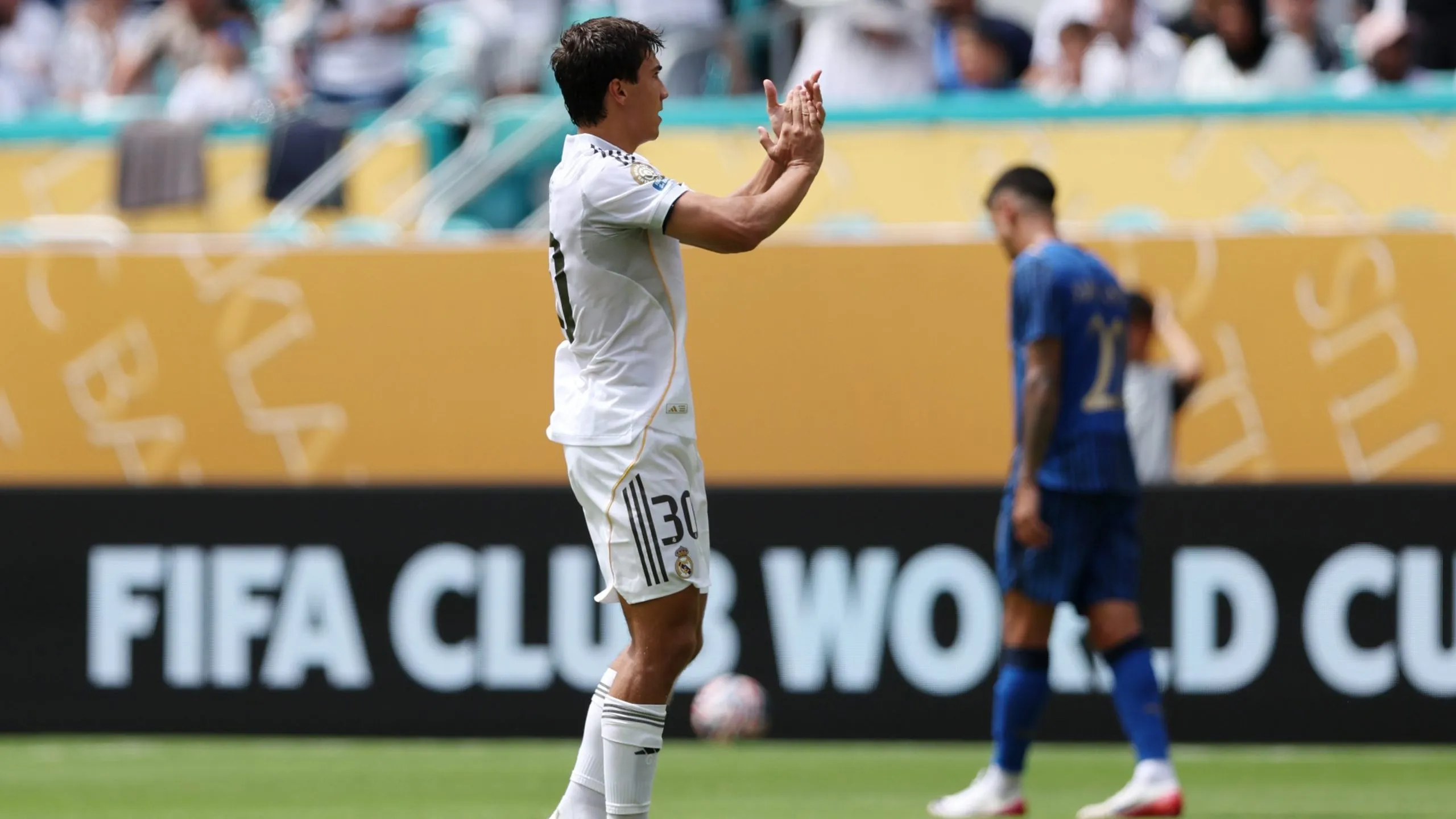 Gonzalo García marcou o primeiro gol do Real Madrid contra o Al Hilal e agora pode ser um outro concorrente para Endrick, por exemplo. (Photo by Megan Briggs/Getty Images)