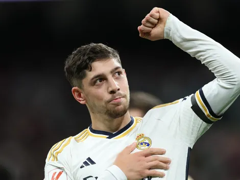 Xabi Alonso consola Valverde após pênalti desperdiçado no Real Madrid