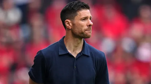 Xabi Alonso em jogo do Bayer Leverkusen