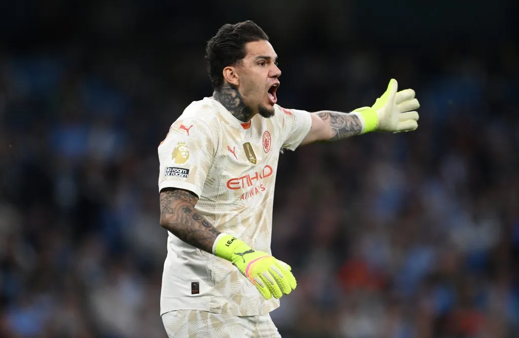 Ederson foi titular na partida (Photo by Stu Forster/Getty Images)