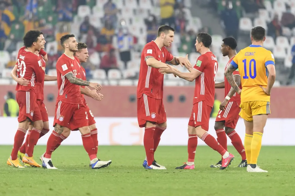 Jogadores do Bayern de Munique comemoram o gol contra o Tigres no último título do Mundial de Clubes da equipe, em 2020, no Qatar. (Photo by Gaston Szerman/DeFodi Images/Getty Images)
