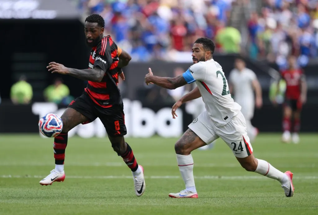 Gerson em ação contra o Chelsea. (Photo by David Ramos/Getty Images)