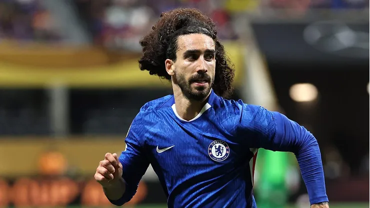 Em meio a um projeto de renovação com grandes nomes e metas ousadas, o Al Nassr prepara uma proposta sedutora para contratar Marc Cucurella, destaque do Chelsea. (Photo by Kevin C. Cox/Getty Images)