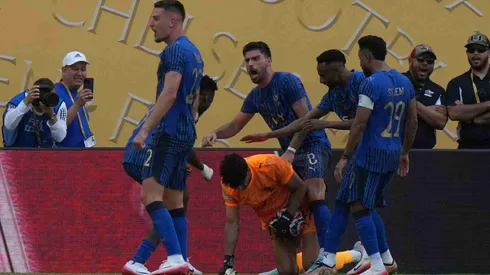 Defesa saudita em teste contra ataque veloz austríaco