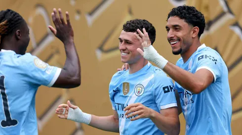 Ataque leve dos Emirados encara defesa sólida do City