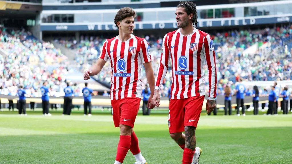 Julian Alvarez e Rodrigo de Paul juntos no Atlético. Foto: Buda Mendes/Getty Images