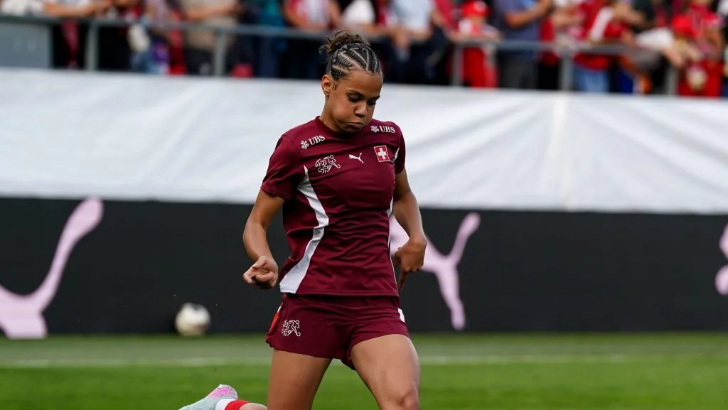 Iman Beney pela seleção da Suíça