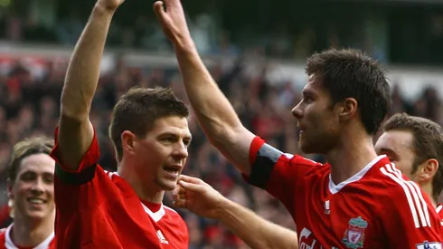 Sob o comando de Xabi Alonso, o uruguaio evolui rapidamente e desponta como um dos grandes nomes do futebol mundial. (Foto de Alex Livesey/Getty Images)