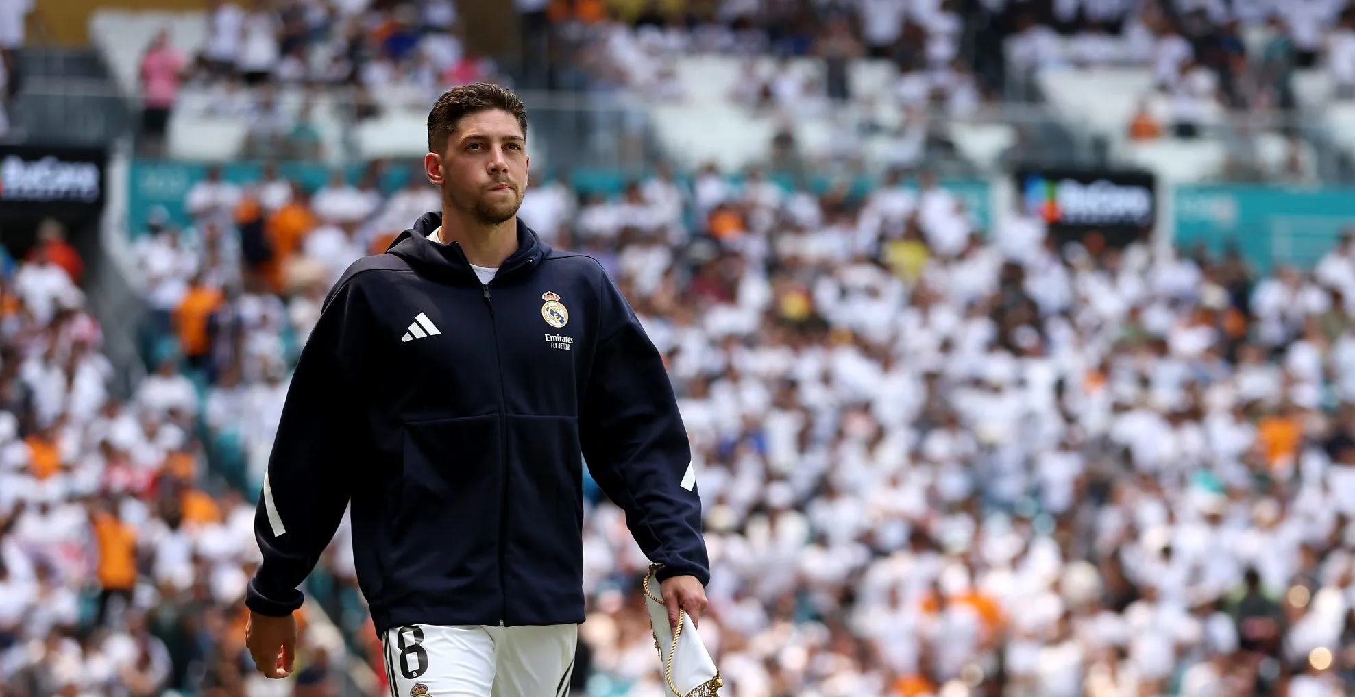 Com energia, técnica e inteligência tática, Valverde vem se tornando peça-chave no meio-campo merengue. (Foto de Megan Briggs/Getty Images)