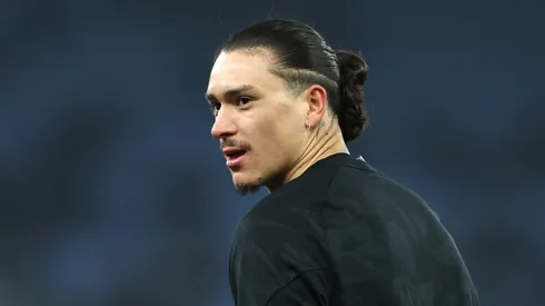 Darwin Núñez no aquecimento pelo Liverpool