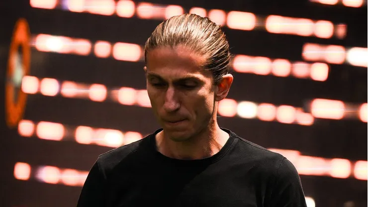 Atlético Madrid avalia Filipe Luís.
