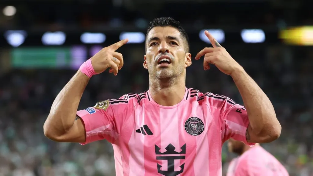 Luis Suárez comemorando um gol contra o Palmeiras pelo Mundial de Clubes. (Photo by Megan Briggs/Getty Images)