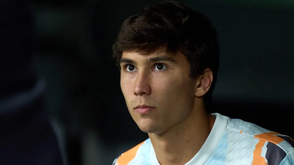 Gonzalo García, sentado no banco de reservas no Real Madrid. Photo by Angel Martinez/Getty Images)