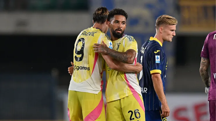 Douglas Luiz e Vlahović juntos na Juventus. Foto: Alessandro Sabattini
