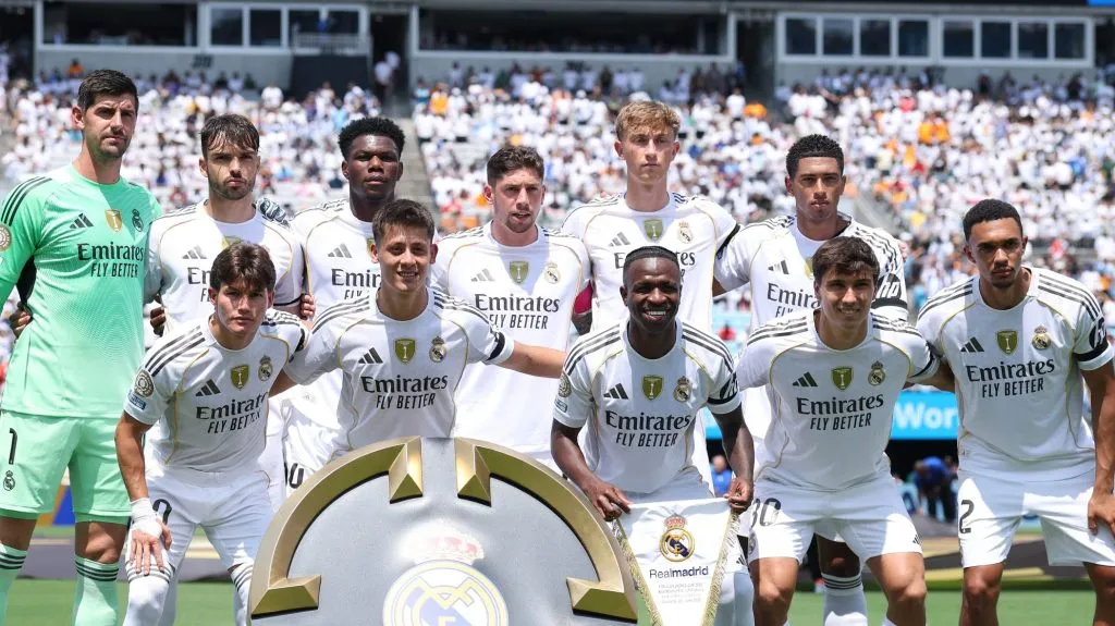 RB Salzburg x Real Madrid - Jogadores do Real Madrid, em campo, com a camisa branca (Photo by Richard Pelham/Getty Images)