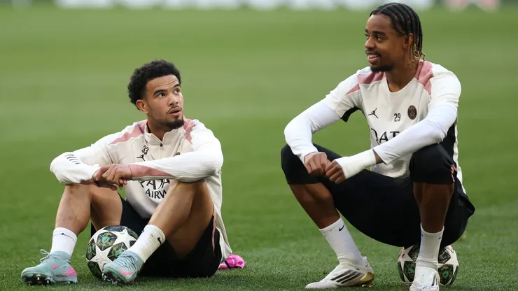 Zaire-Emery e Barcola no PSG. Foto: Carl Recine