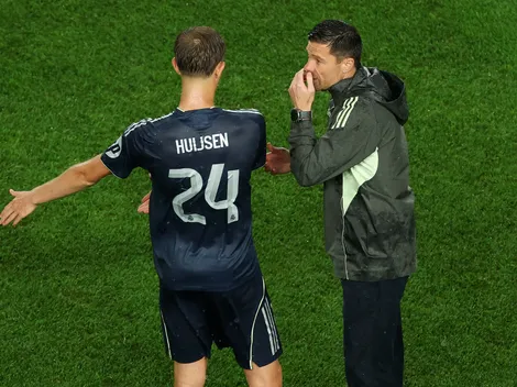 Dean Huijsen brilha como titular e encanta Xabi