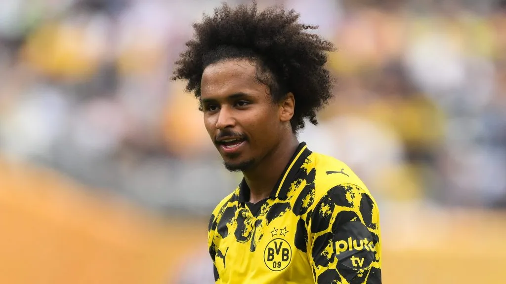 Karim Adeyemi em jogo do Borussia Dortmund. Foto: David Ramos/Getty Images