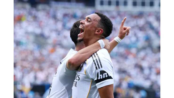 Alexander-Arnold comemorando gol do Real Madrid. Foto: Richard Pelham/Getty Images