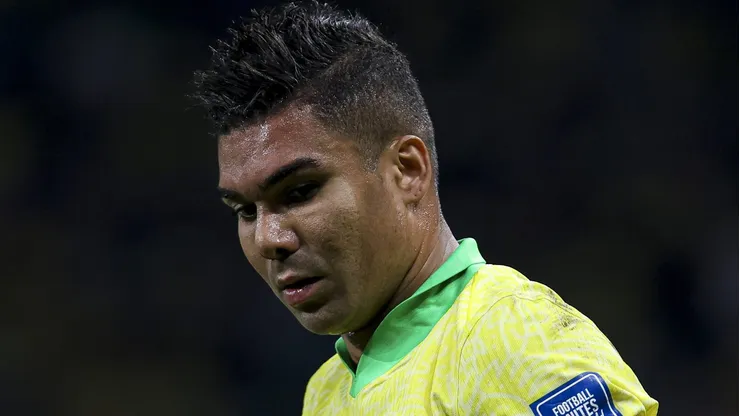 Casemiro muda de ideia e deve permanecer no Manchester United em meio a proposta do Al-Nassr. (Photo by Ricardo Moreira/Getty Images)