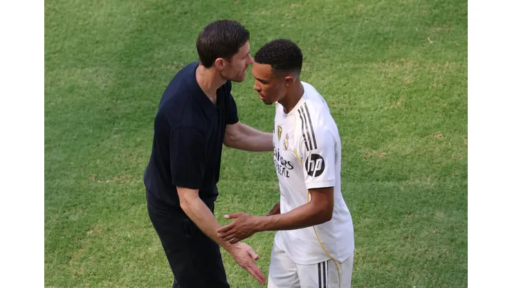 Alexander-Arnold e Xabi Alonso. Getty Imagens