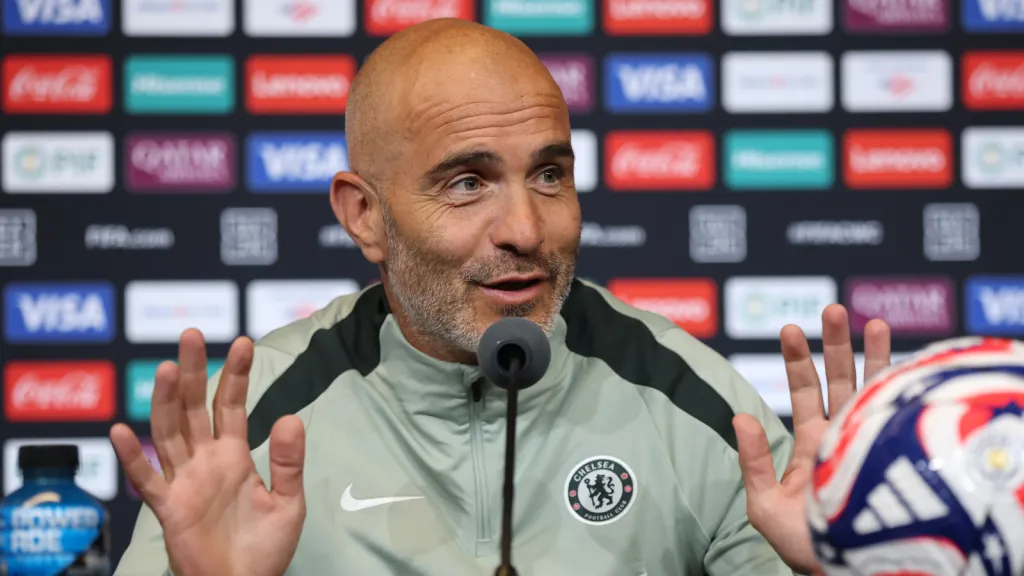 Enzo Maresca, técnico do Chelsea, em entrevista coletiva (Photo by Alex Grimm/Getty Images)