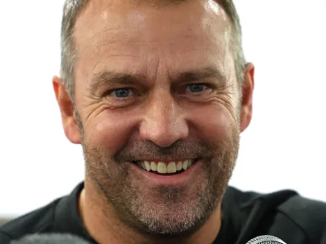 Hansi Flick pede atacante e lateral a Deco no Barcelona