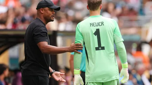 O meme “Todo goleiro vira o Neuer contra o Flamengo” ganhou vida com uma defesa espetacular do alemão no Mundial de Clubes. (Foto: Michael Reaves/Getty Images)