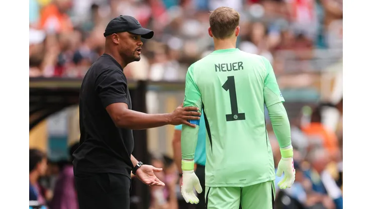 O meme “Todo goleiro vira o Neuer contra o Flamengo” ganhou vida com uma defesa espetacular do alemão no Mundial de Clubes. (Foto: Michael Reaves/Getty Images)