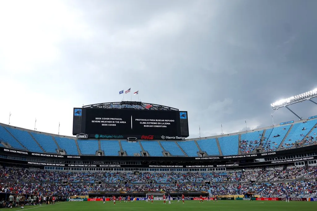 Chelsea x Benfica ficou paralisado por 1h30. (Photo by Buda Mendes/Getty Images)
