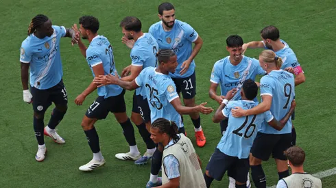 Elenco do City comemora gol sobre a Juventus