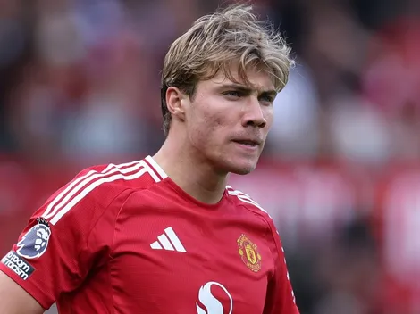 United tenta a compra de Ollie Watkins para substituir Hojlund