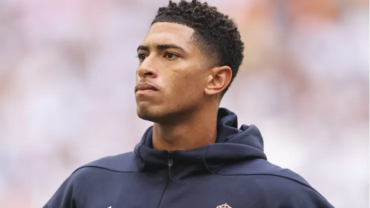 Bellingham passou por cirurgia e voltará a jogar pelo Real Madrid somente em outubro (Photo by Michael Reaves/Getty Images)