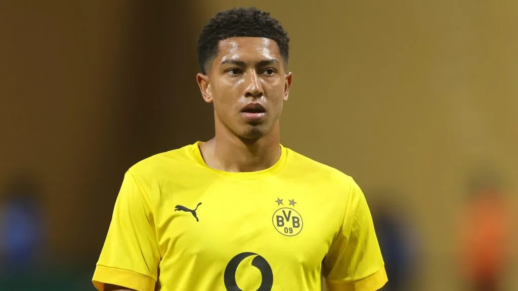 JOBE BELLINGHAM, COM A CAMISA AMARELA