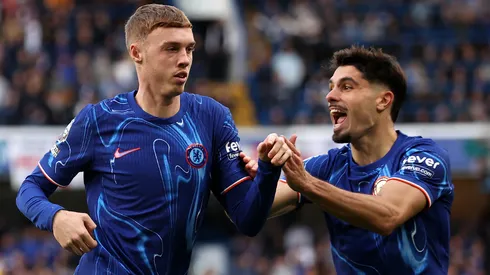 Cole Palmer e Pedro Neto em partida do Chelsea