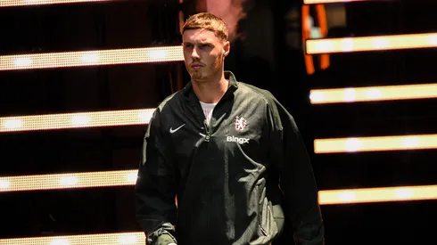 Cole Palmer entrando em partida do Chelsea