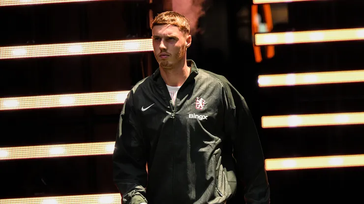 Cole Palmer entrando em partida do Chelsea