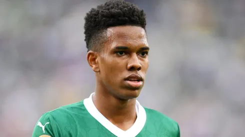 Estevão, do Palmeiras, recebe pedidos inusitados da torcida do Chelsea antes de confronto pelo Mundial de Clubes. (Photo by David Ramos/Getty Images)