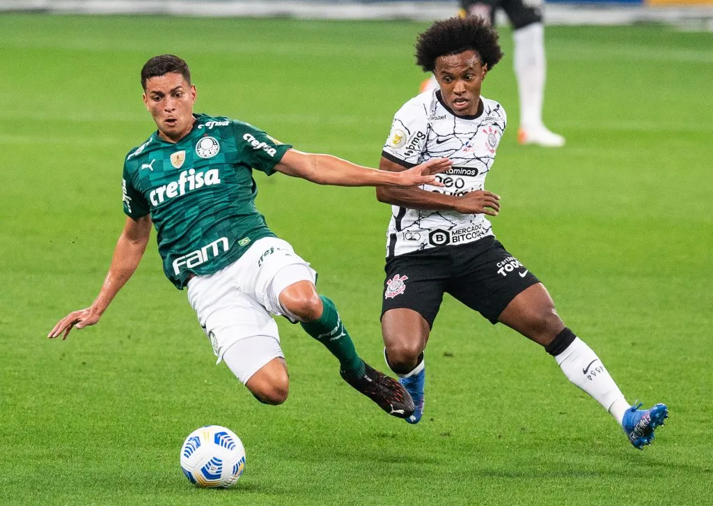 Willian em Corinthians x Palmeiras no ano de 2022. (Photo by Alexandre Schneider/Getty Images)