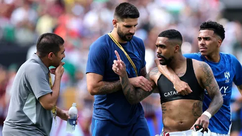 Após a eliminação do Al Hilal no Mundial de Clubes, Malcom protagonizou um momento tenso com torcedores que o criticaram. Foto: Alex Grimm/Getty Images