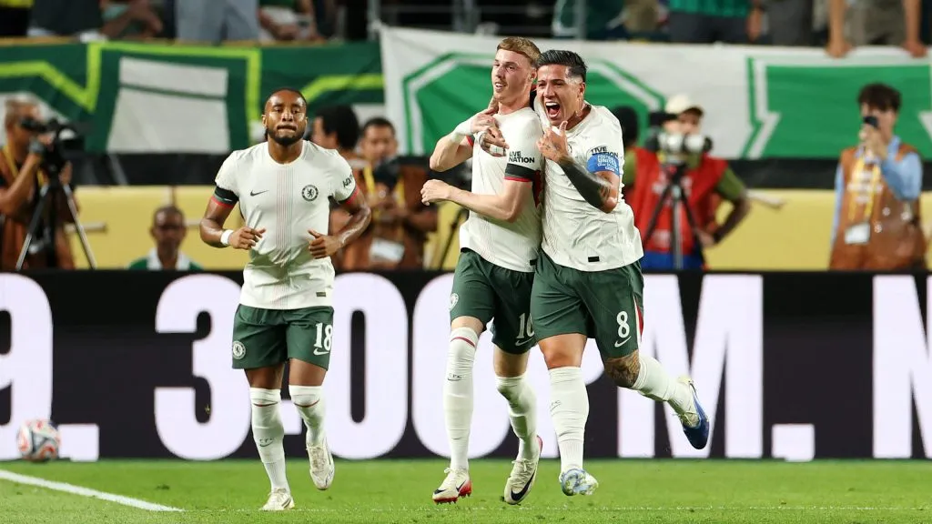 Jogadores do Chelsea comemorando gol. Foto: Luke Hales/Getty Images