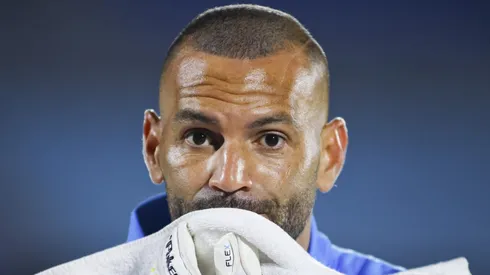 Torcida do Palmeiras pede a saída de Weverton após falha contra o Chelsea e Bento ganha força. (Photo by Ernesto Ryan/Getty Images)